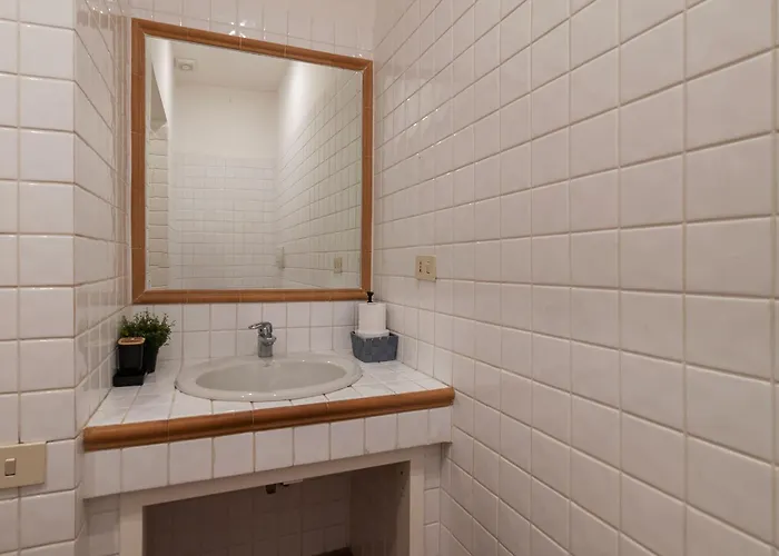 Apartament Joivy Welcoming Flat With Balcony Near Piazza Di Spagna Rzym